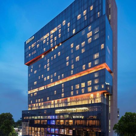 Hilton Guangzhou Tianhe: Canton Fair Shuttle & Registration Hotel Exterior photo