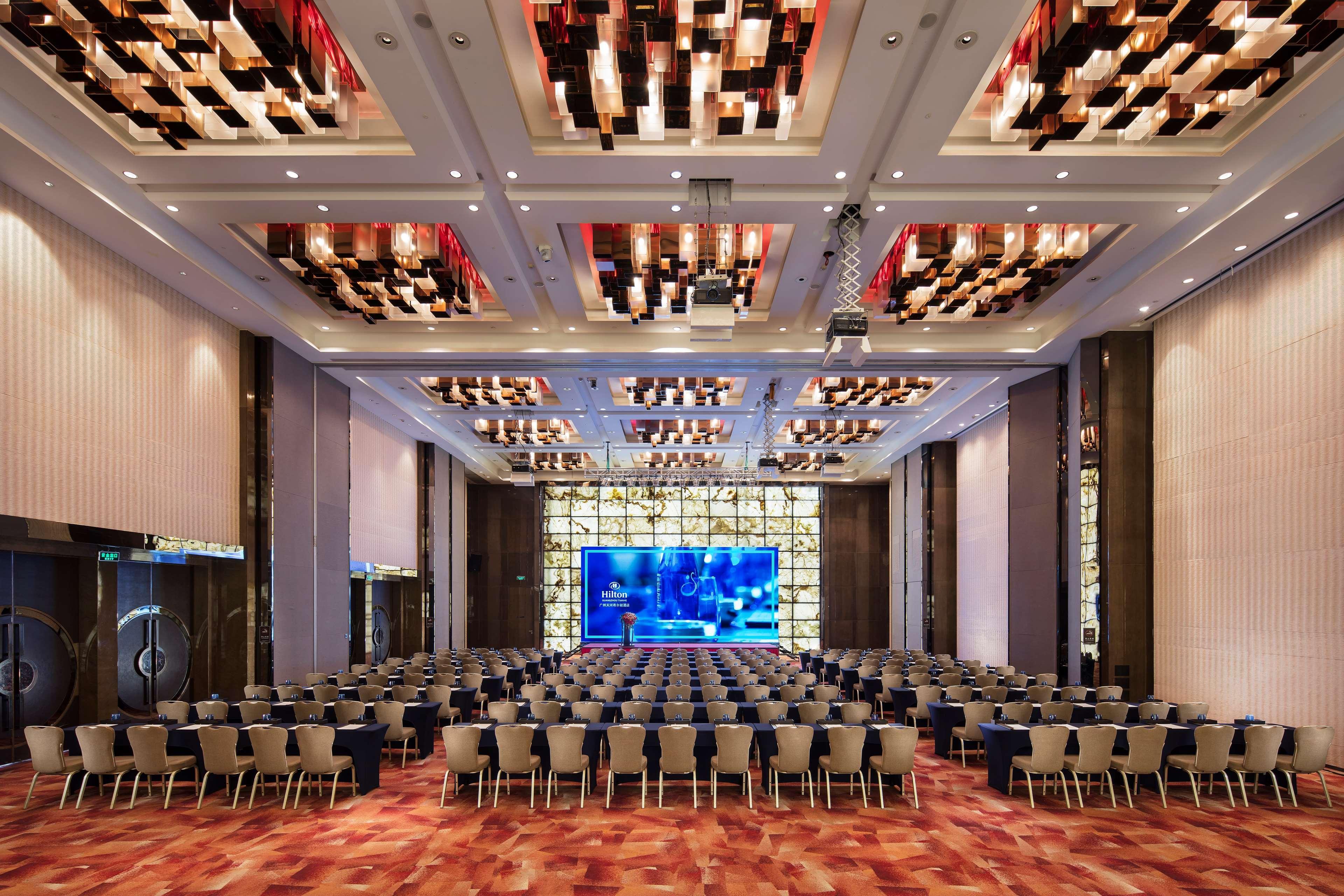 Hilton Guangzhou Tianhe: Canton Fair Shuttle & Registration Hotel Exterior photo